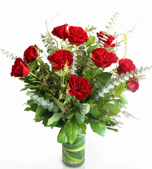 Elegant Dozen Roses